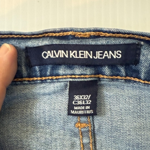 Calvin Klein Men's Light Blue Straight Jeans - Picture 7 of 9
